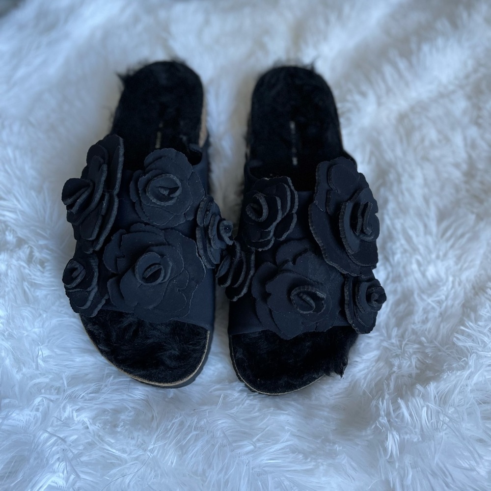 Sara Black Faux Fur With Floral Appliqué Sandals Size 7